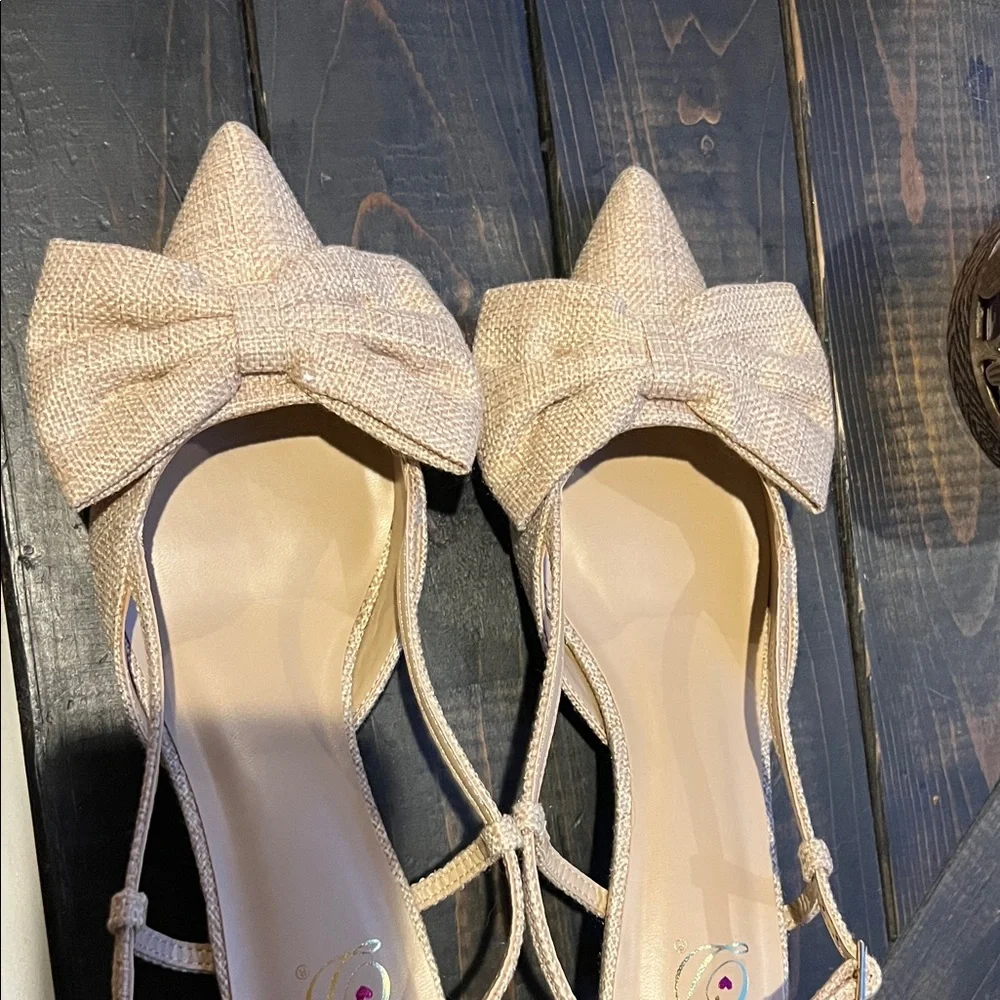 NWOB Elegant Beige Bow Slingback Heels - Picture 8 of 9